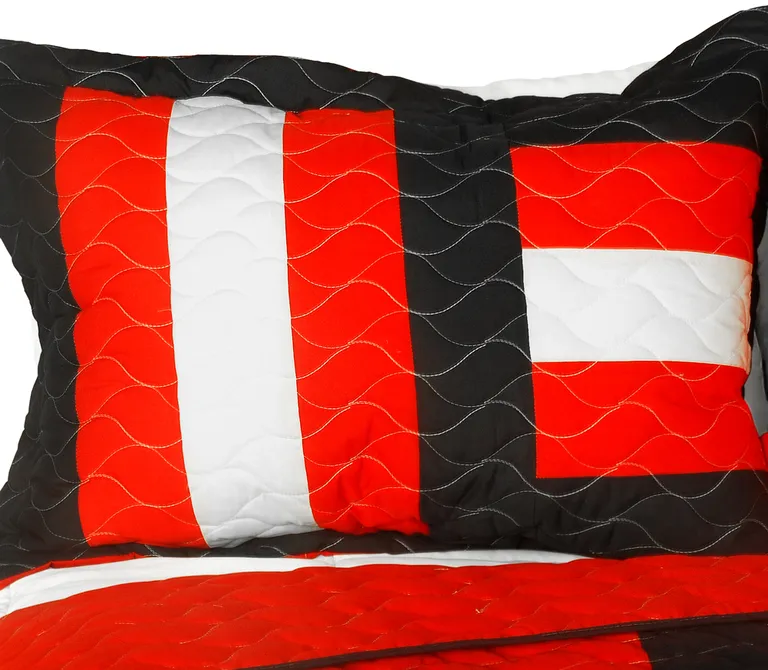 Love Spell - 3PC Patchwork Quilt Set (Full/Queen Size) Photo 1