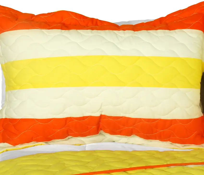 Love is All Around -  3PC Patchwork Quilt Set (Full/Queen Size) Photo 2
