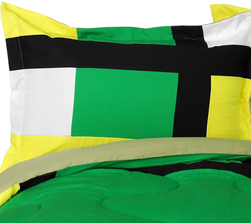 Lush World -  Quilted Patchwork Down Alternative Comforter Set (Full/Queen Size) Photo 2