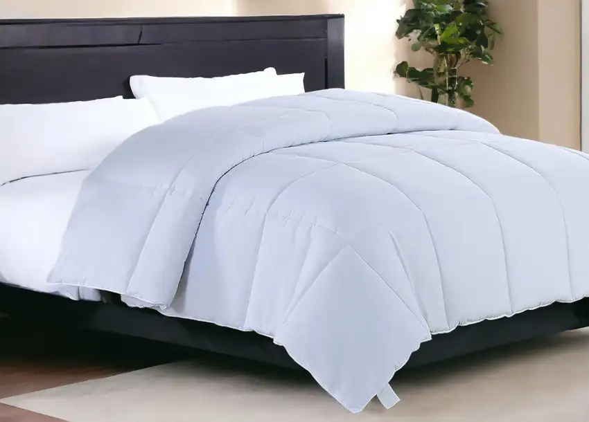 White Twin Microfiber Thread Count Down Alternative Duvet Insert Photo 1