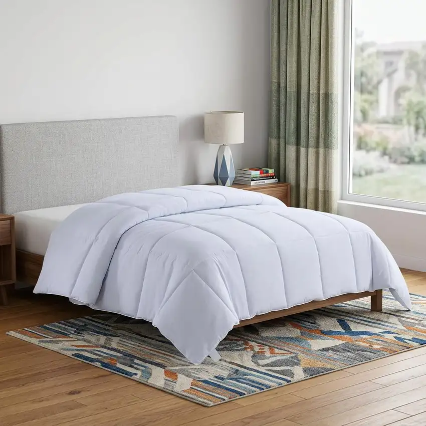 White Twin Microfiber Thread Count Down Alternative Duvet Insert Photo 1