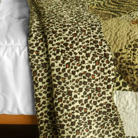 Melody Fair -  3PC Cotton Contained Vermicelli-Quilted Patchwork Quilt Set (Full/Queen Size) Photo 1