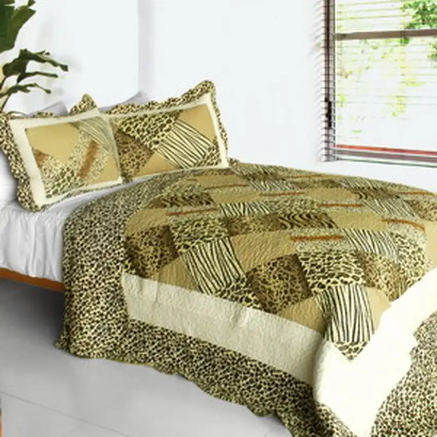Melody Fair -  3PC Cotton Contained Vermicelli-Quilted Patchwork Quilt Set (Full/Queen Size) Photo