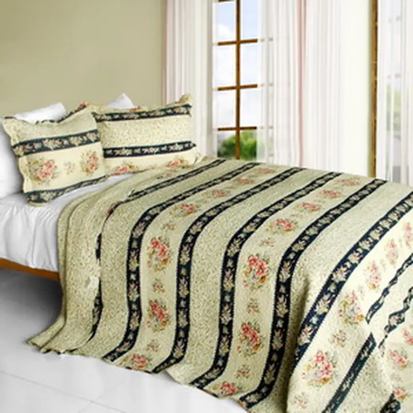 Mother's Castle -  3PC Cotton Contained Vermicelli-Quilted Patchwork Quilt Set (Full/Queen Size) Photo 1