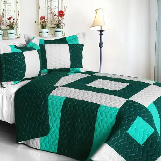 Natural Beauty -  3PC Vermicelli-Quilted Patchwork Quilt Set (Full/Queen Size) Photo 1