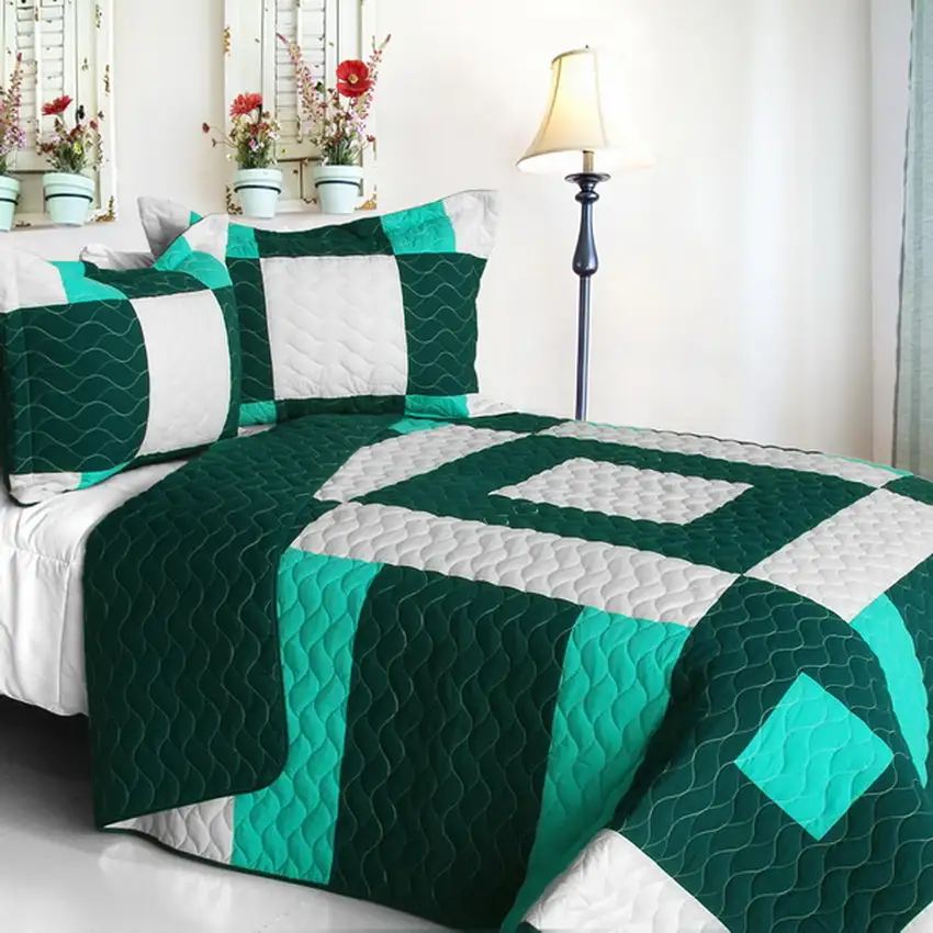 Natural Beauty -  3PC Vermicelli-Quilted Patchwork Quilt Set (Full/Queen Size) Photo 1