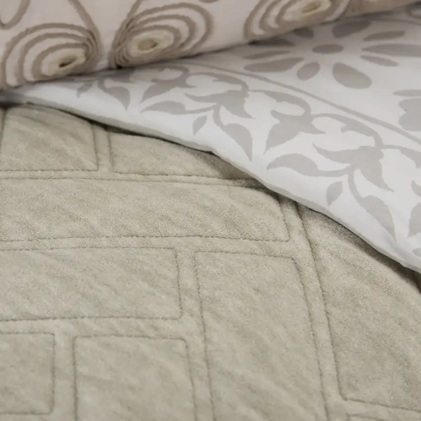 Natural Queen 100% Cotton 300 Thread Count Dry Clean Only Down Alternative Comforter Photo 9