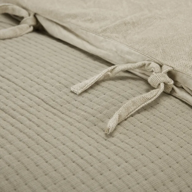Queen 100% Cotton 300 Thread Count Machine Washable Down Alternative Comforter Photo 4