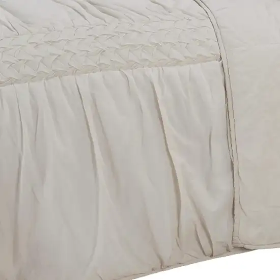 Ivory Geometric Quilt Photo 2