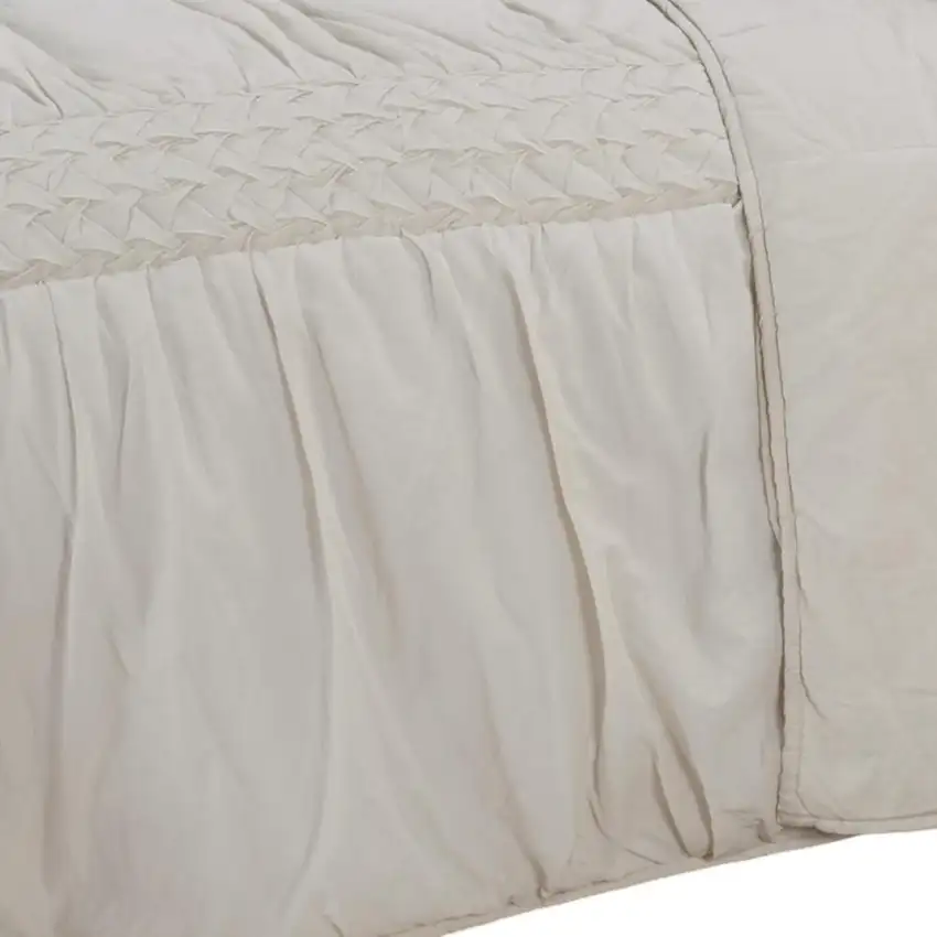 Ivory Geometric Quilt Photo 2