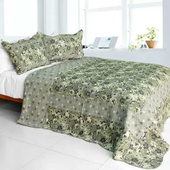 Noble Garden -  Cotton 3PC Vermicelli-Quilted Patchwork Quilt Set (Full/Queen Size) Photo 1