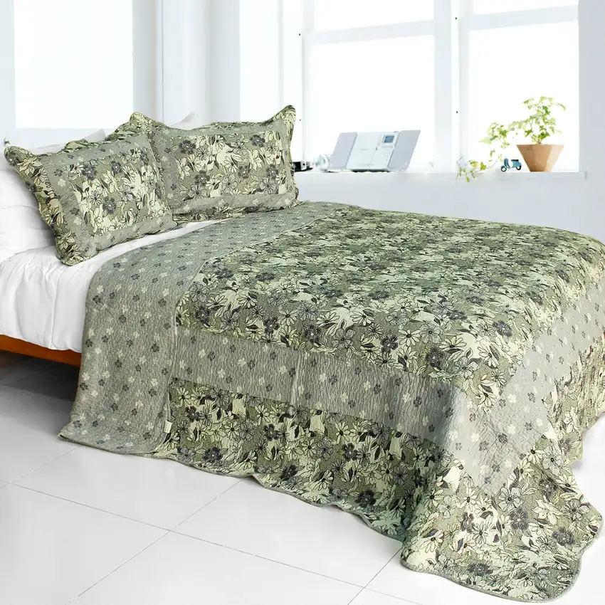 Noble Garden -  Cotton 3PC Vermicelli-Quilted Patchwork Quilt Set (Full/Queen Size) Photo 1