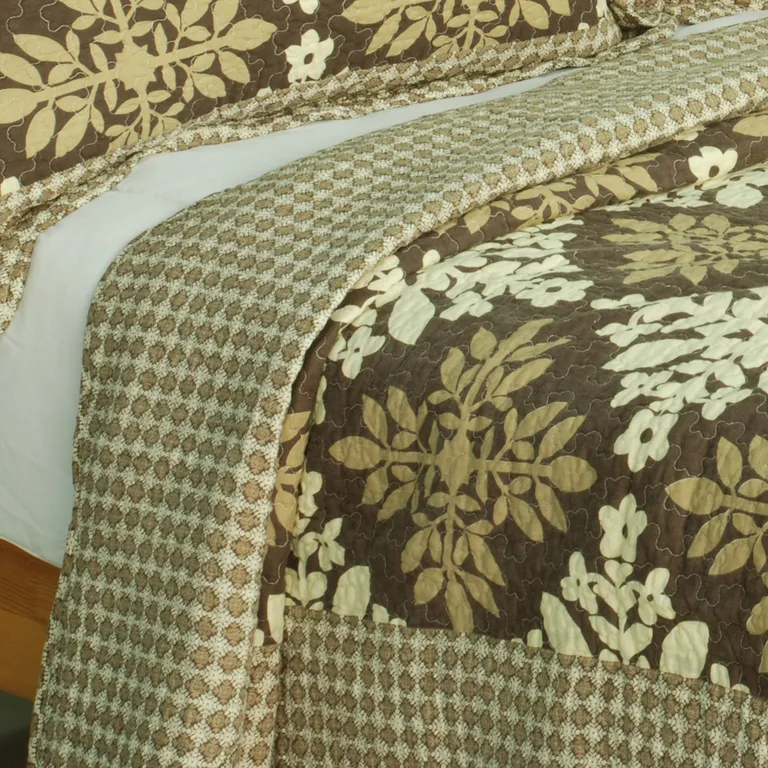 Noble Snowflake - 100% Cotton 3PC Vermicelli-Quilted Patchwork Quilt Set (Full/Queen Size) Photo 3