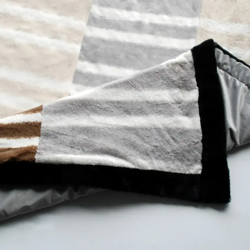 Onitiva - Chic Life -  Stylish Patchwork Throw Blanket (61 by 86.6 inches) Photo 4