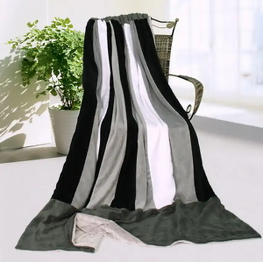 Onitiva - Dove Gray -  Soft Coral Fleece Patchwork Throw Blanket (59 by 78.7 inches) Photo Swatch