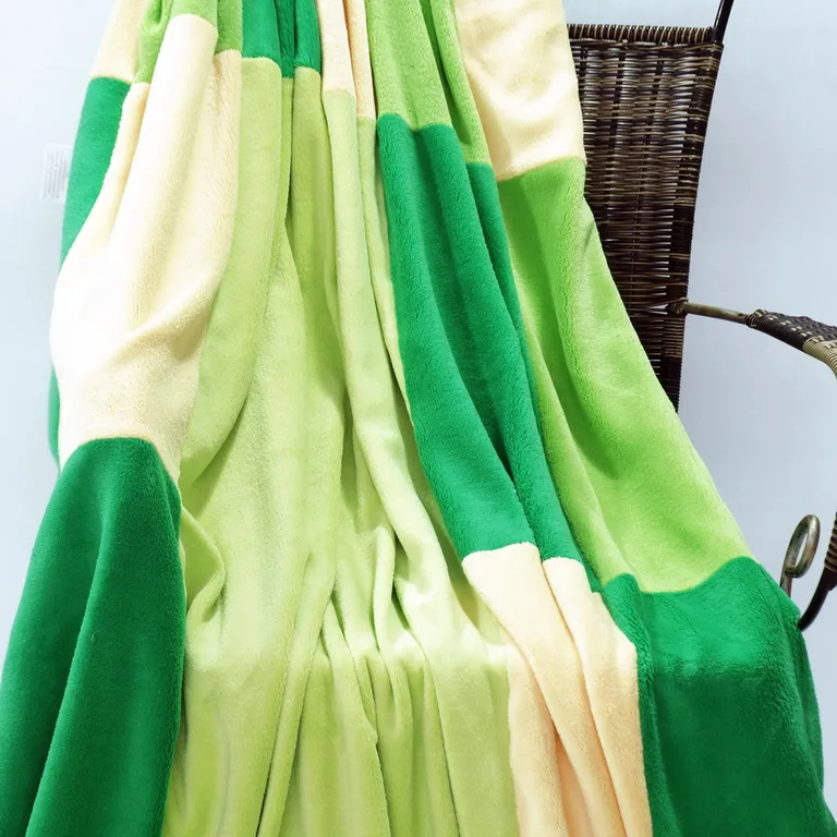 Onitiva - Emerald Dream - Soft Coral Fleece Patchwork Throw Blanket (59 by 78.7 inches) Photo 2