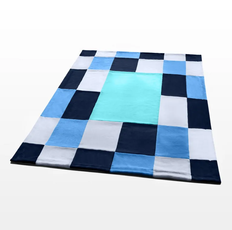 Onitiva - Fashion Life - Soft Coral Fleece Patchwork Throw Blanket (59 by 78.7 inches) Photo 3