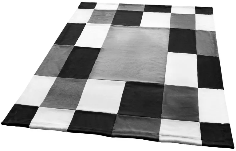 Onitiva - Modern Stylish - Soft Coral Fleece Patchwork Throw Blanket (59 by 78.7 inches) Photo 3