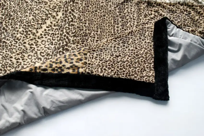 Onitiva - Refined Taste -  Animal Style Patchwork Throw Blanket (61 by 86.6 inches) Photo 4