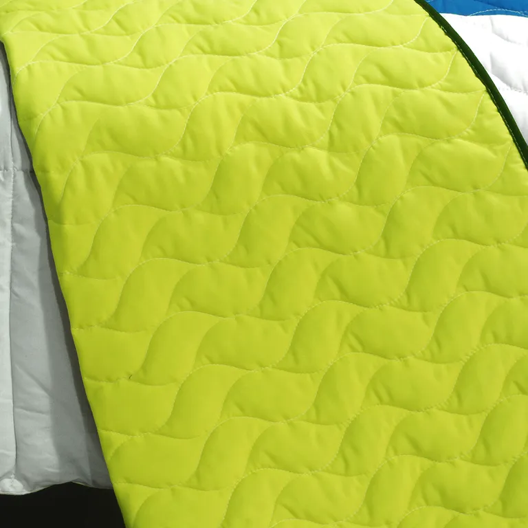 Our Little World - 3PC Vermicelli - Quilted Patchwork Quilt Set (Full/Queen Size) Photo 3