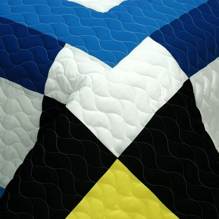 Our Little World - 3PC Vermicelli - Quilted Patchwork Quilt Set (Full/Queen Size) Photo 4