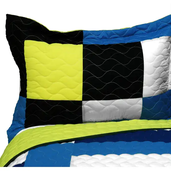 Our Little World -  3PC Vermicelli - Quilted Patchwork Quilt Set (Full/Queen Size) Photo 3
