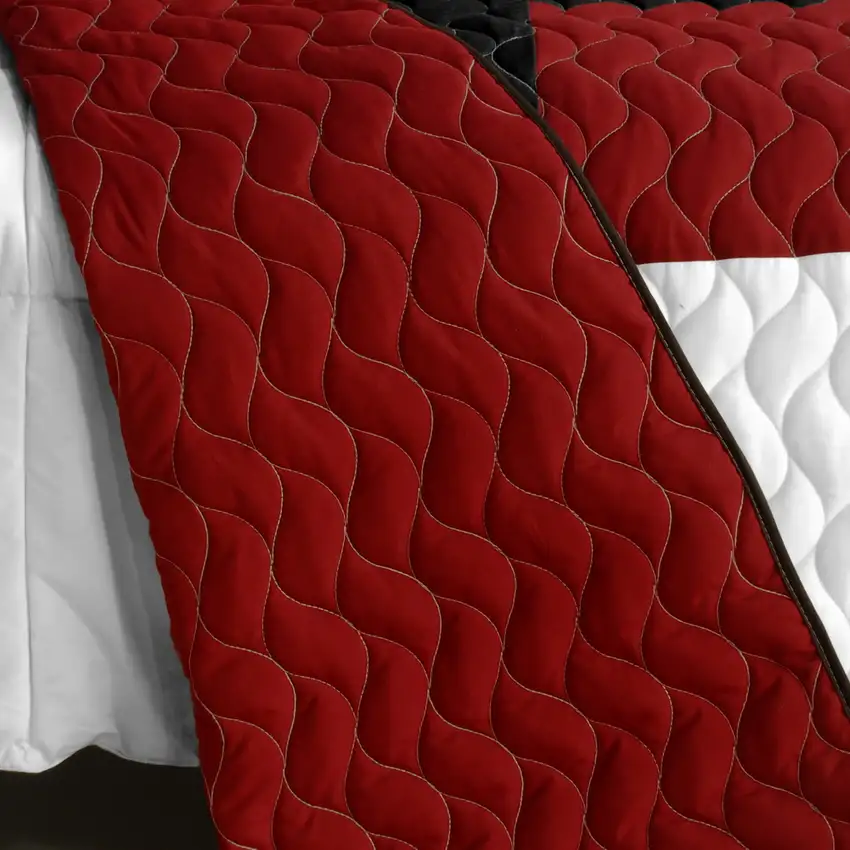 Plaid -  Brand New Vermicelli-Quilted Patchwork Quilt Set Full/Queen Photo 4