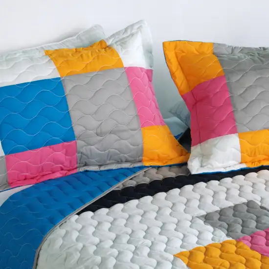 Pure Heaven -  3PC Vermicelli-Quilted Patchwork Quilt Set (Full/Queen Size) Photo 3