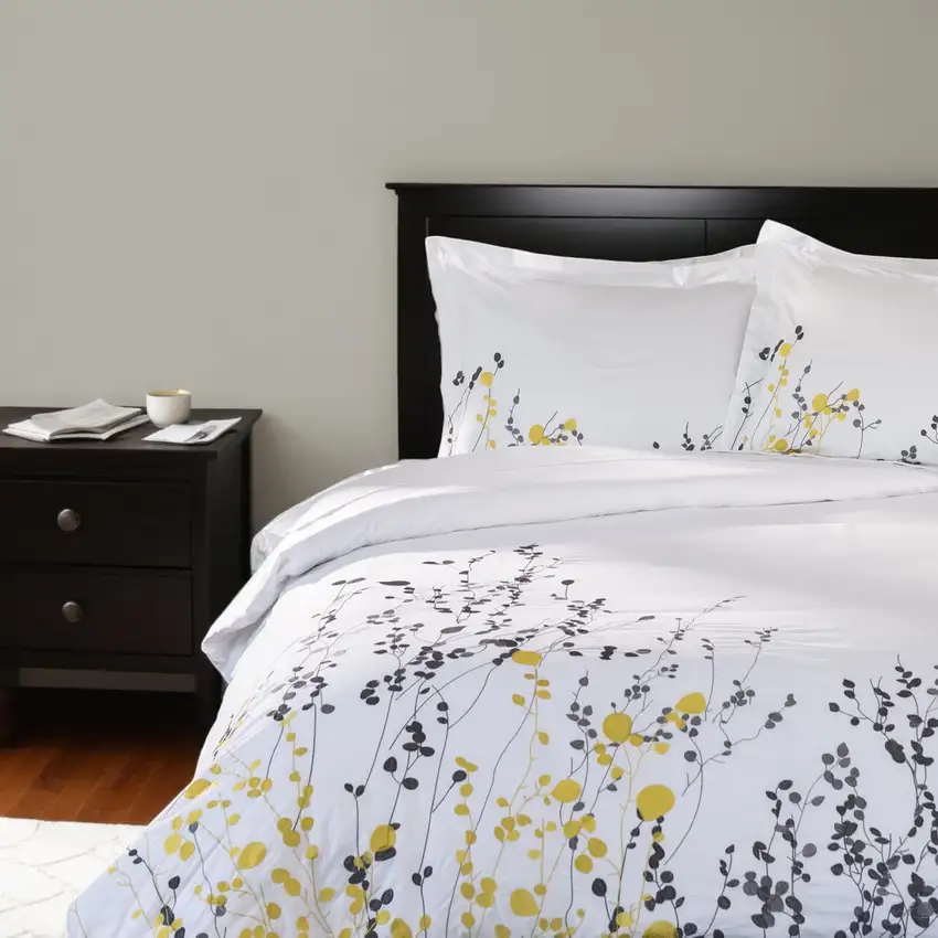 Purple and White Queen 100% Cotton 200 Thread Count Washable Duvet Cover Set Photo 1