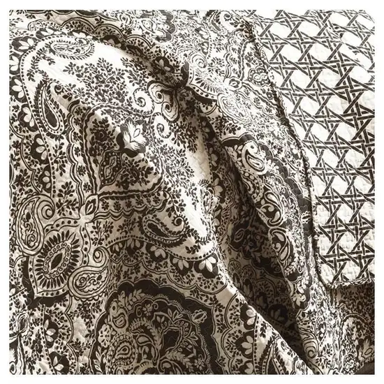 Queen size 3-Piece Quilt Set 100-Percent Cotton in Black White Damask Photo 3