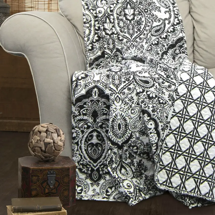 Queen size 3-Piece Quilt Set 100-Percent Cotton in Black White Damask Photo 2