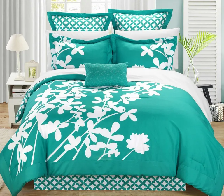 Queen size Turquoise 7-Piece Floral Bed in a Bag Comforter Set Photo 1