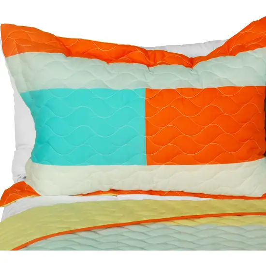 Reflections in Plexiglass -  3PC Vermicelli-Quilted Patchwork Quilt Set (Full/Queen Size) Photo 2