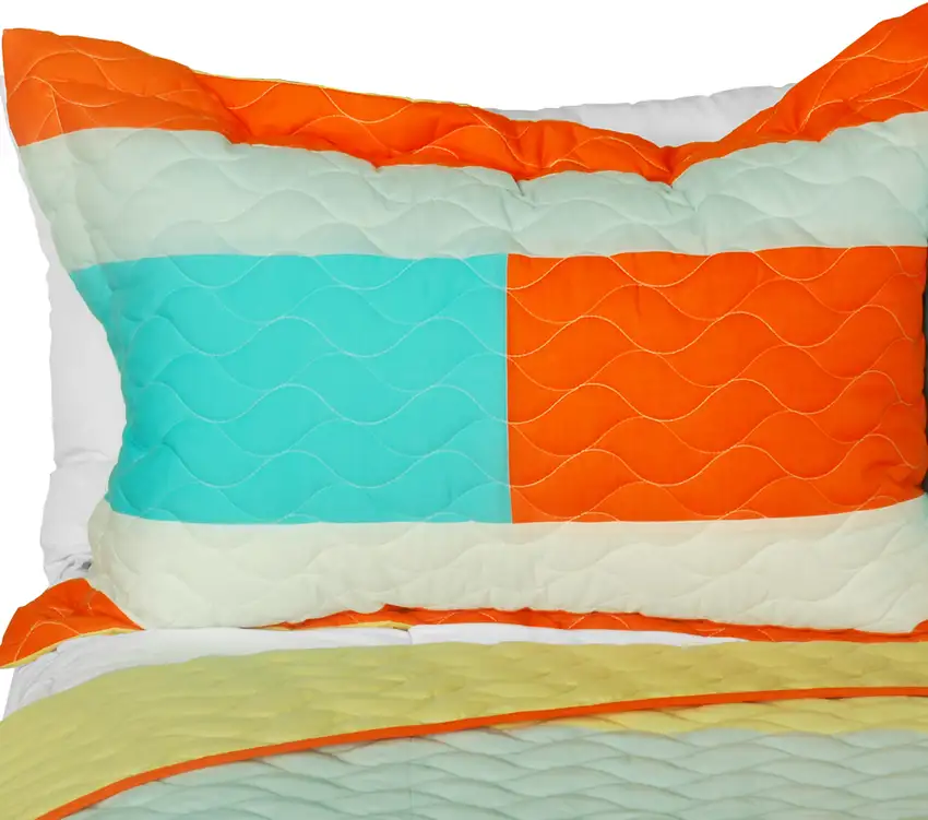 Reflections in Plexiglass -  3PC Vermicelli-Quilted Patchwork Quilt Set (Full/Queen Size) Photo 2