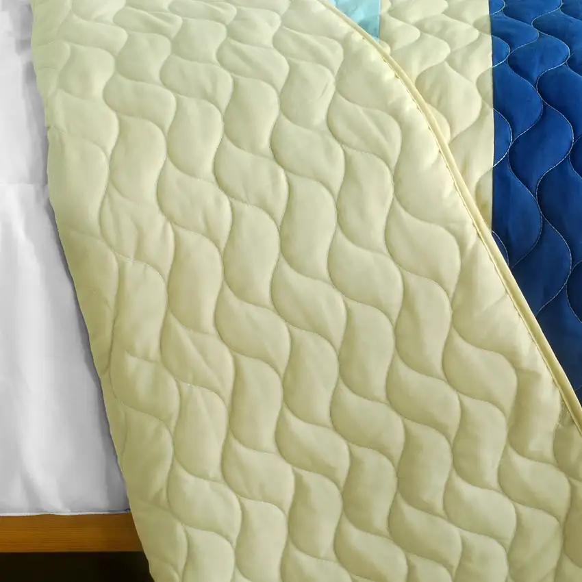 Rising to the Top  -  3PC Vermicelli-Quilted Patchwork Quilt Set (Full/Queen Size) Photo 3