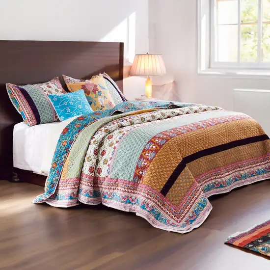 Sama 5 Piece Reversible King Quilt Set, Floral Print Patterns, Multicolor Photo 7