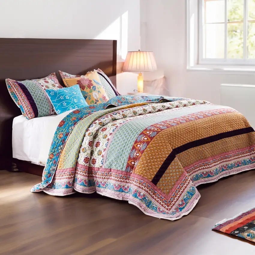 Sama 5 Piece Reversible King Quilt Set, Floral Print Patterns, Multicolor Photo 7