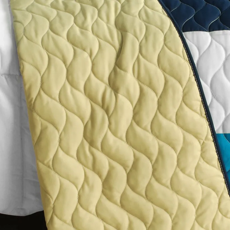 Sea Center - 3PC Vermicelli-Quilted Patchwork Quilt Set (Full/Queen Size) Photo 3