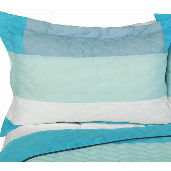 Secret Charm Of Malinalco -  3PC Vermicelli-Quilted Patchwork Quilt Set (Full/Queen Size) Photo 2