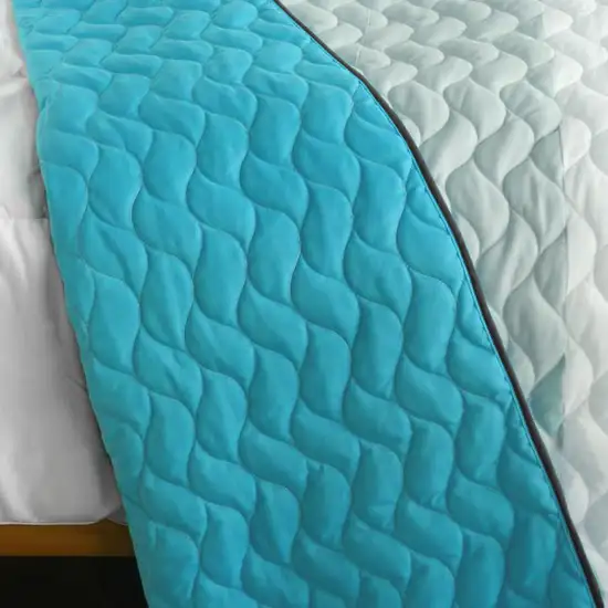 Secret Charm Of Malinalco -  3PC Vermicelli-Quilted Patchwork Quilt Set (Full/Queen Size) Photo 3