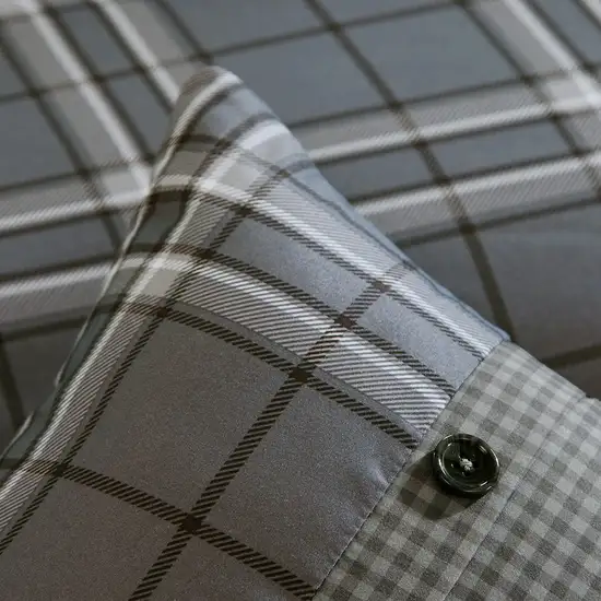 Set of Five Gray And White Plaid Queen Ring Stitch Polyester Sham And Comforter Photo 8