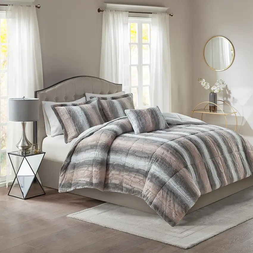Set of Four Gray And Pink Striped Queen Ring Stitch Polyester Sham And Comforter Photo 9
