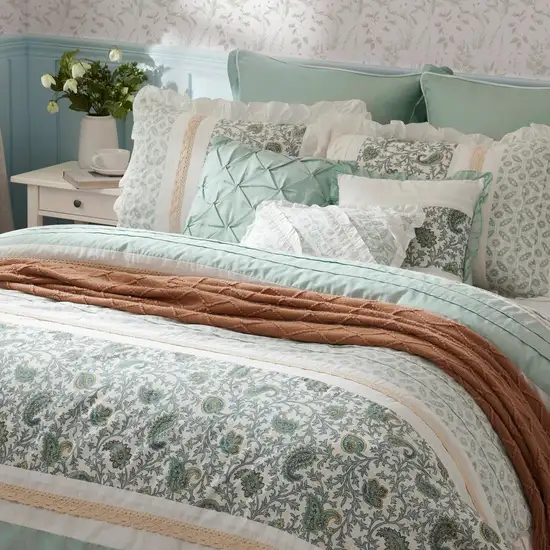 Set of Nine Aqua And Ivory Paisley King Ring Stitch Polyester Sham And Comforter Photo 6