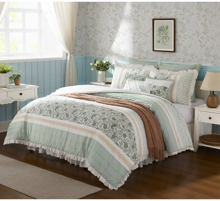 Set of Nine Aqua And Ivory Paisley King Ring Stitch Polyester Sham And Comforter Photo 5