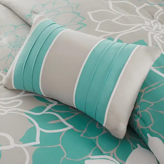 Set of Seven Aqua And White Floral  Ring Stitch Sham And Comforter Photo 4