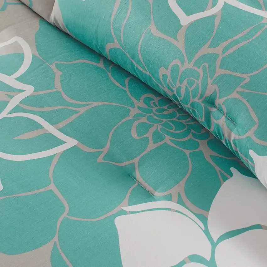 Set of Seven Aqua And White Floral King Ring Stitch Sham And Comforter Photo 6