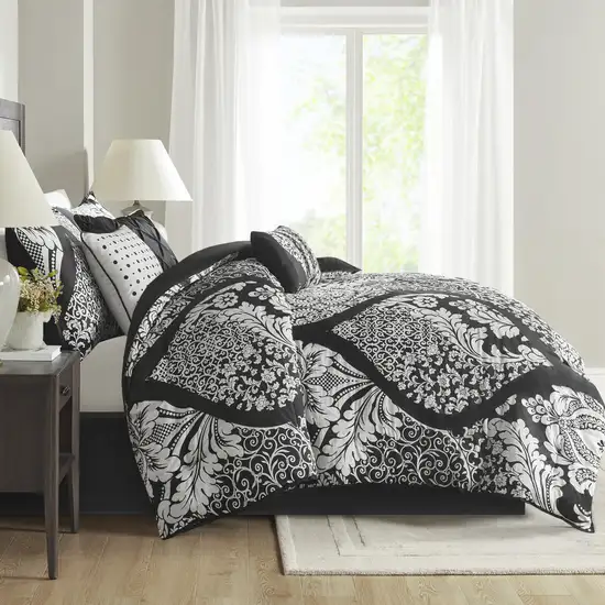 Set of Seven Black And White Damask  Ring Stitch Polyester Sham And Comforter Photo 9