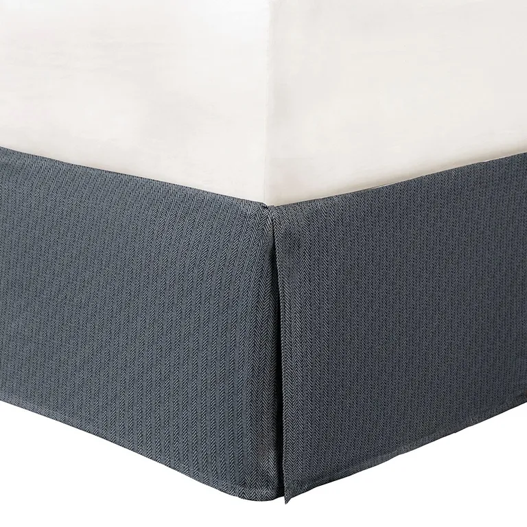 Set of Seven Red And Gray Plaid King Ring Stitch Polyester Sham And Comforter Photo 3