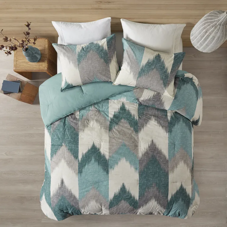Set of Three Aqua And White  Ring Stitch Polyester Sham And Comforter Photo 2