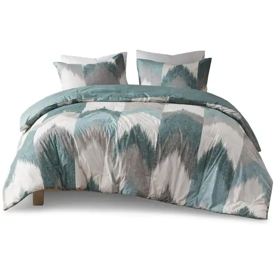 Set of Three Aqua And White Ring Stitch Polyester Sham And Comforter Photo 2
